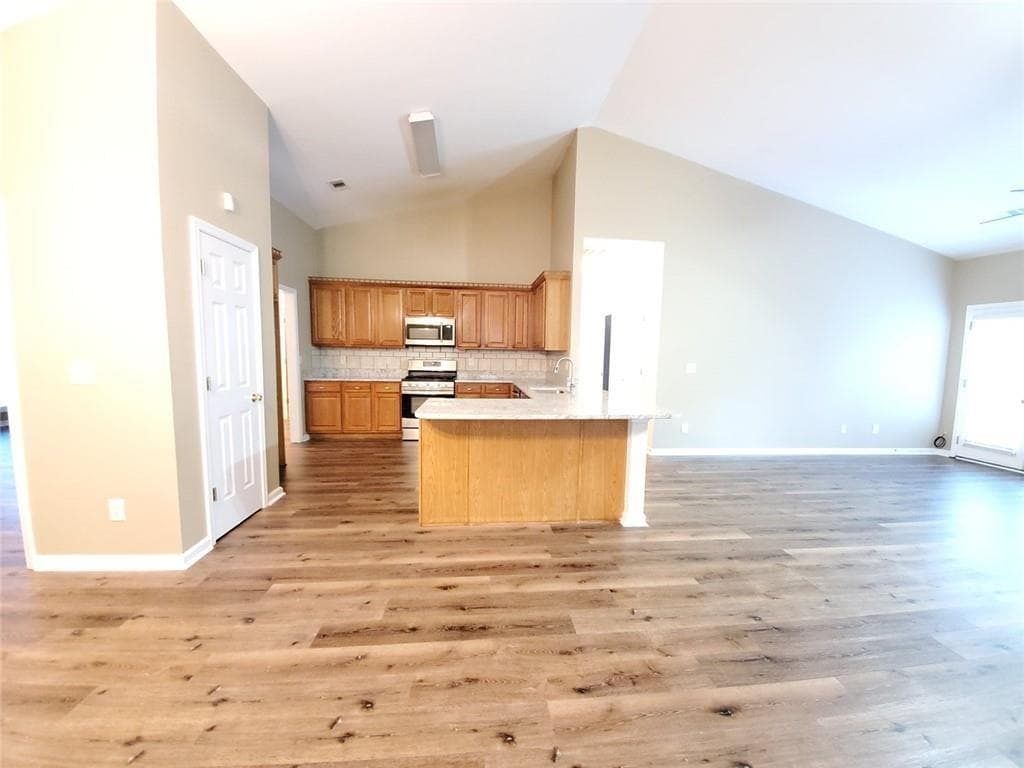 3 bedroom, 2 bathroom, 2,831 sq ft single family residence for rent at 3878 Hannahberry Place, Buford, GA 30519 for $2,600 a month — photo 7
