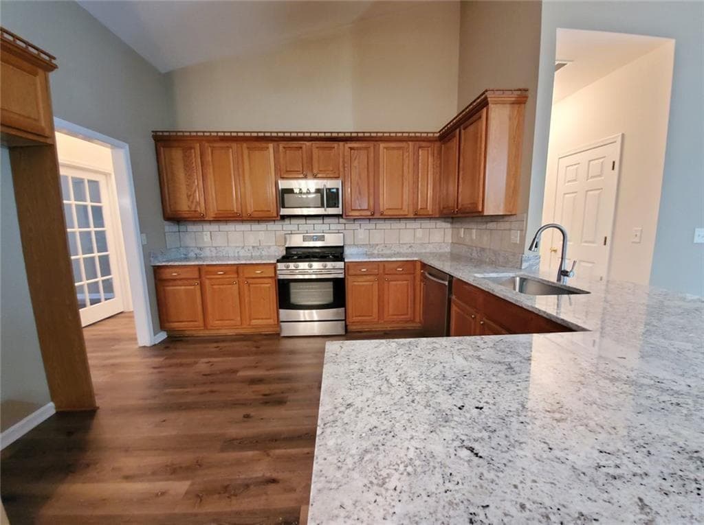 3 bedroom, 2 bathroom, 2,831 sq ft single family residence for rent at 3878 Hannahberry Place, Buford, GA 30519 for $2,600 a month — photo 8