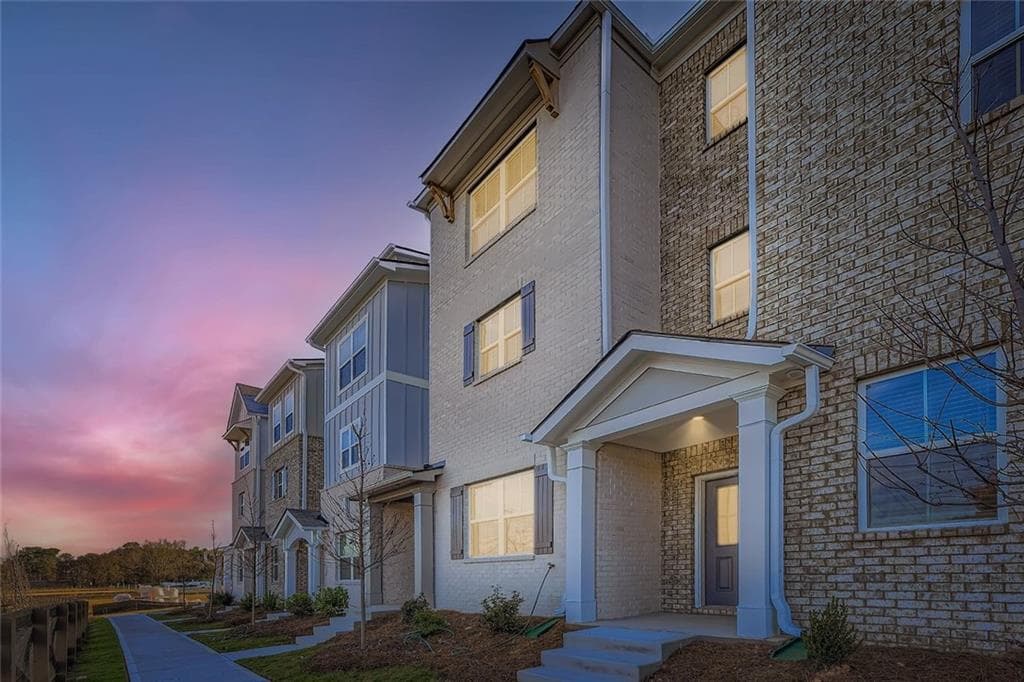 3 bedroom, 4 bathroom, 1,997 sq ft townhouse for rent at 6221 Honeybell Alley, Mableton, GA 30126 for $2,650 a month — photo 2