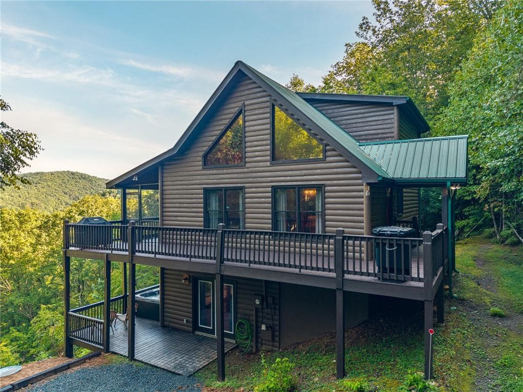 3 bedroom, 3 bathroom, 2,080 sq ft single family residence for sale at 624 Rhonda Lane, Mineral Bluff, GA 30559 — photo 4