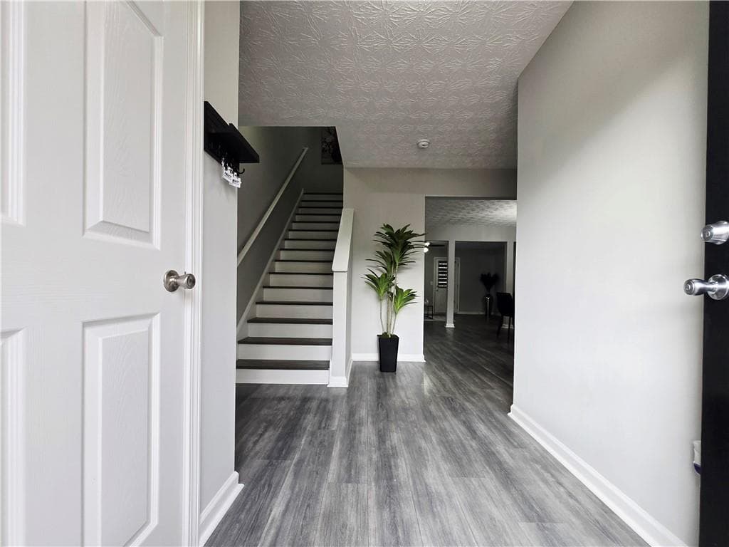 3 bedroom, 3 bathroom, 1,600 sq ft townhouse under contract at 2430 Piering Drive, Lithonia, GA 30038 — photo 3
