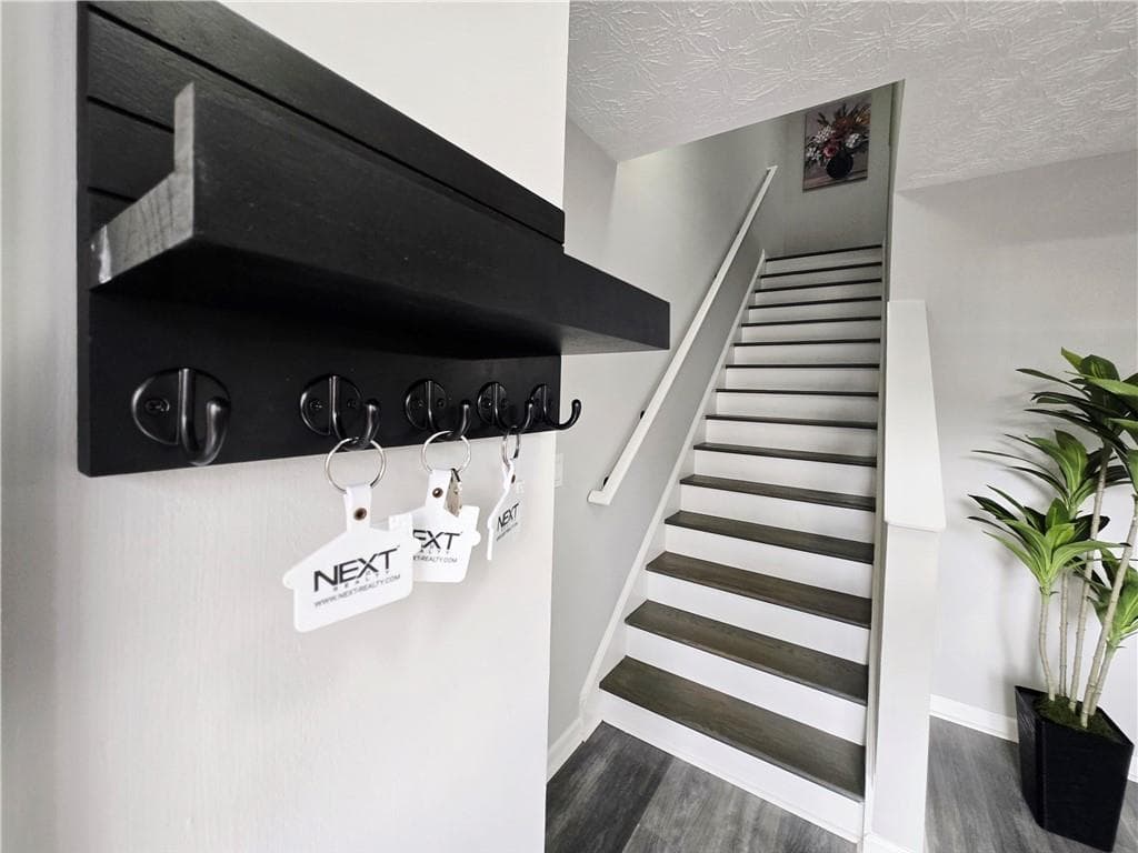 3 bedroom, 3 bathroom, 1,600 sq ft townhouse under contract at 2430 Piering Drive, Lithonia, GA 30038 — photo 4