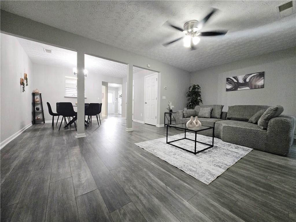 3 bedroom, 3 bathroom, 1,600 sq ft townhouse under contract at 2430 Piering Drive, Lithonia, GA 30038 — photo 7