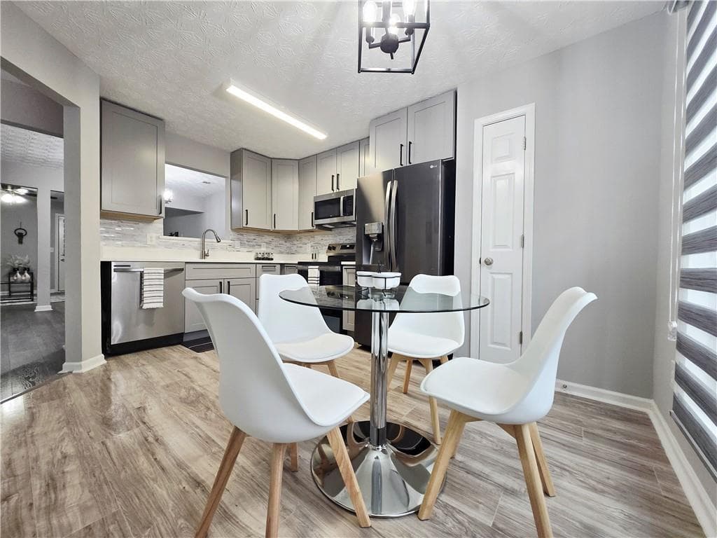3 bedroom, 3 bathroom, 1,600 sq ft townhouse under contract at 2430 Piering Drive, Lithonia, GA 30038 — photo 10