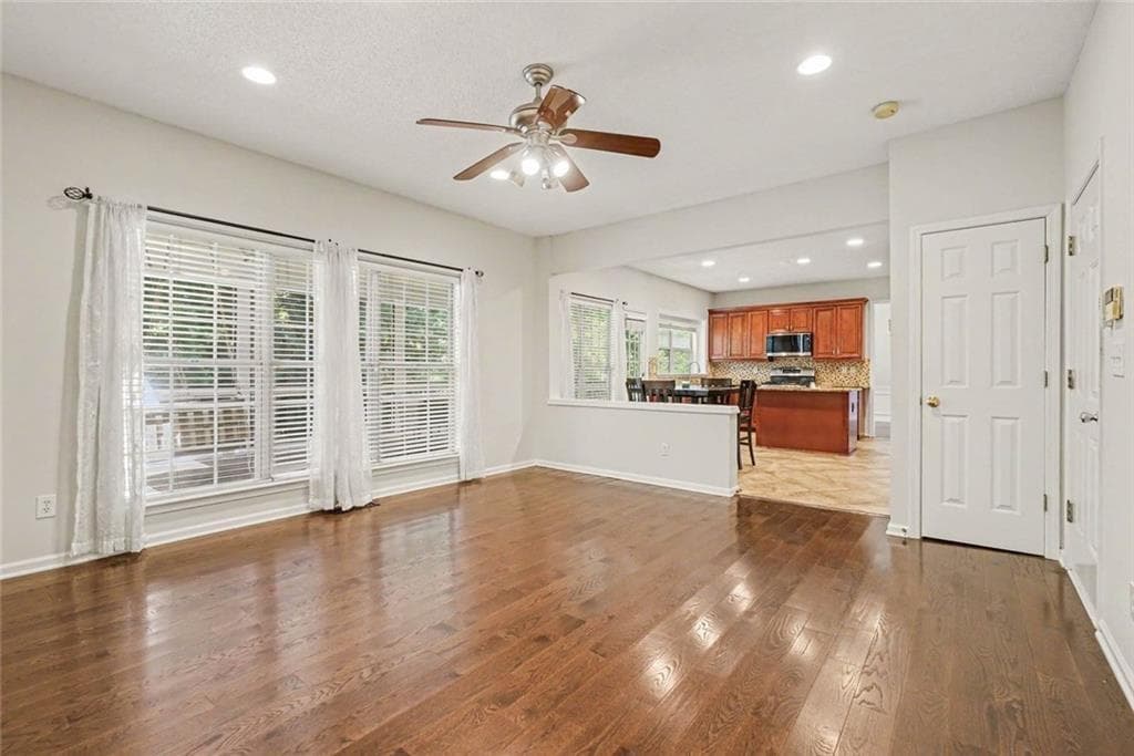 4 bedroom, 3 bathroom, 2,296 sq ft single family residence for rent at 2200 Traywick Chase, Alpharetta, GA 30004 for $3,450 a month — photo 5