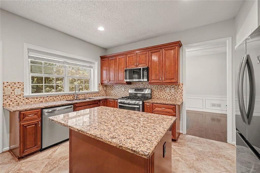 4 bedroom, 3 bathroom, 2,296 sq ft single family residence for rent at 2200 Traywick Chase, Alpharetta, GA 30004 for $3,450 a month — photo 9