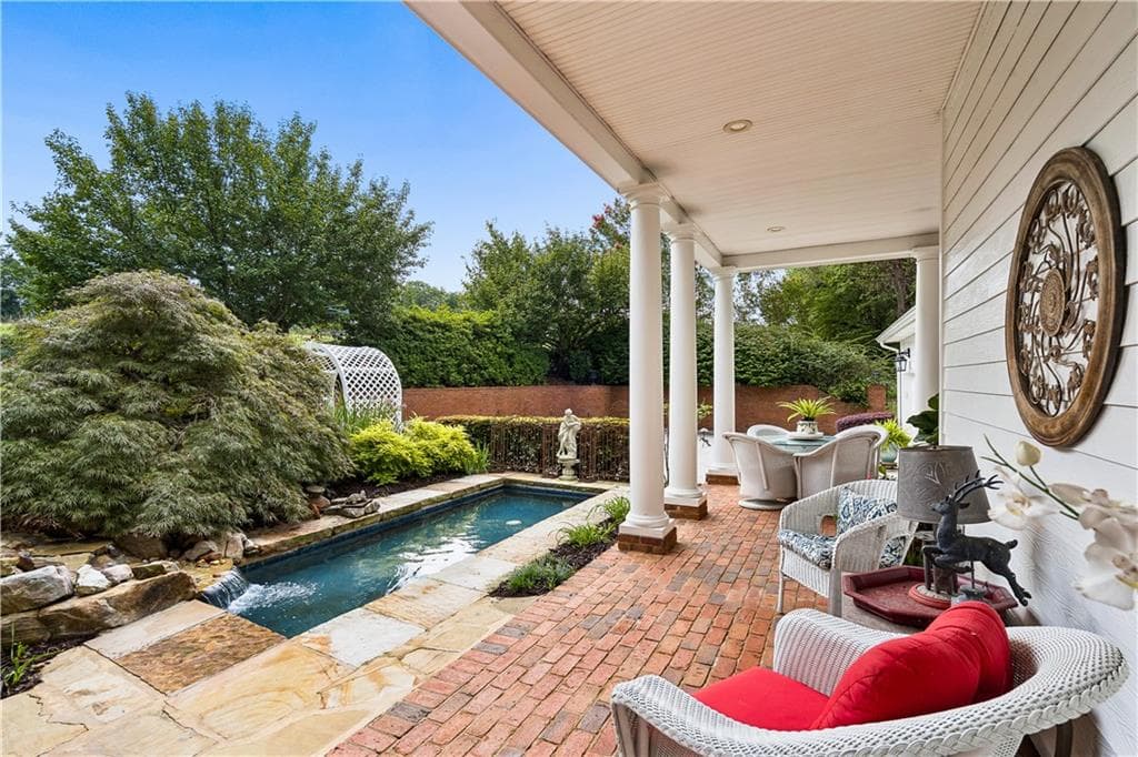 4 bedroom, 5 bathroom, 6,232 sq ft single family residence for sale at 3668 Club Drive, Kennesaw, GA 30144 — photo 4