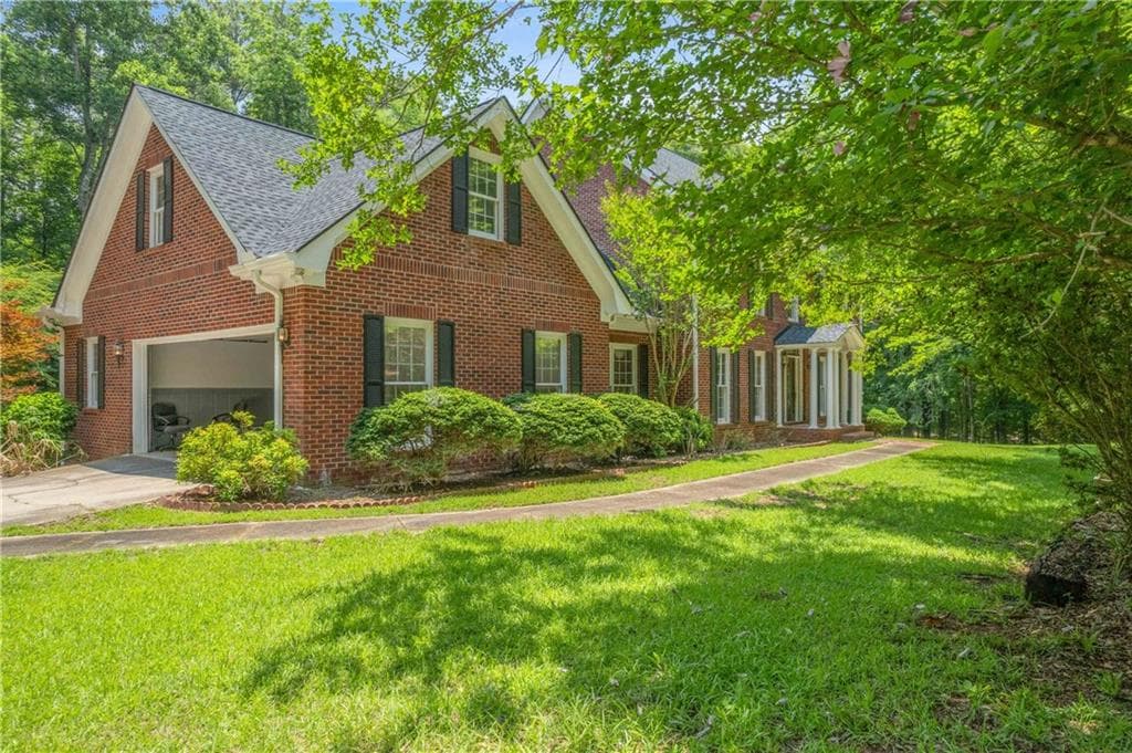 5 bedroom, 5 bathroom, 5,882 sq ft single family residence for sale at 165 River Cove Ridge, Social Circle, GA 30025
