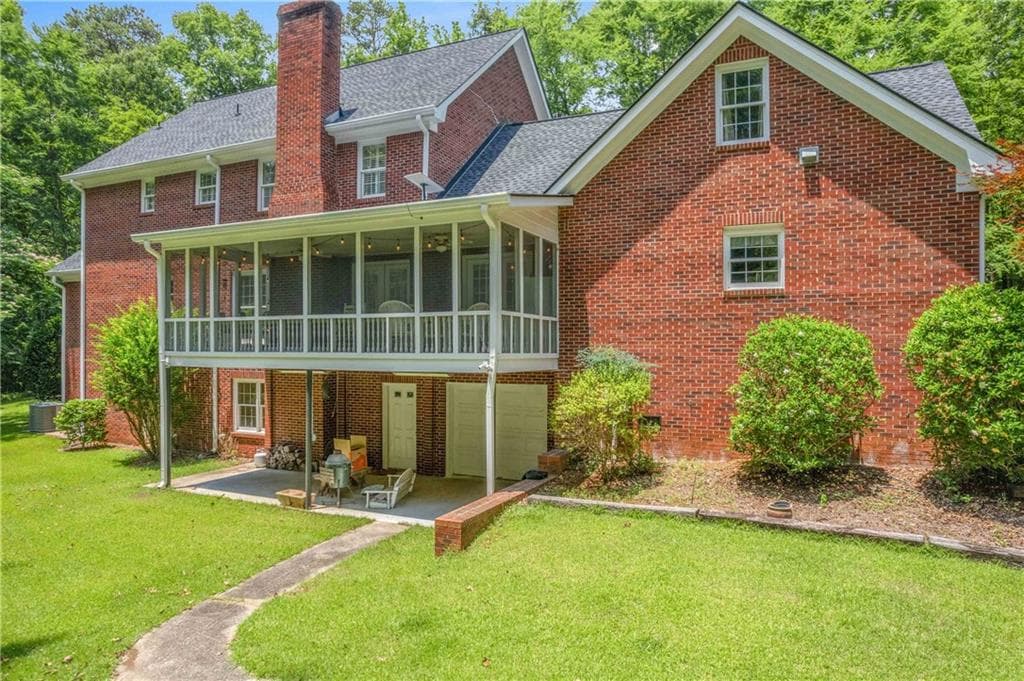 5 bedroom, 5 bathroom, 5,882 sq ft single family residence for sale at 165 River Cove Ridge, Social Circle, GA 30025 — photo 5