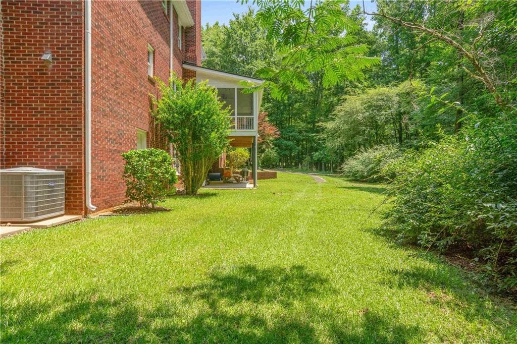 5 bedroom, 5 bathroom, 5,882 sq ft single family residence for sale at 165 River Cove Ridge, Social Circle, GA 30025 — photo 7