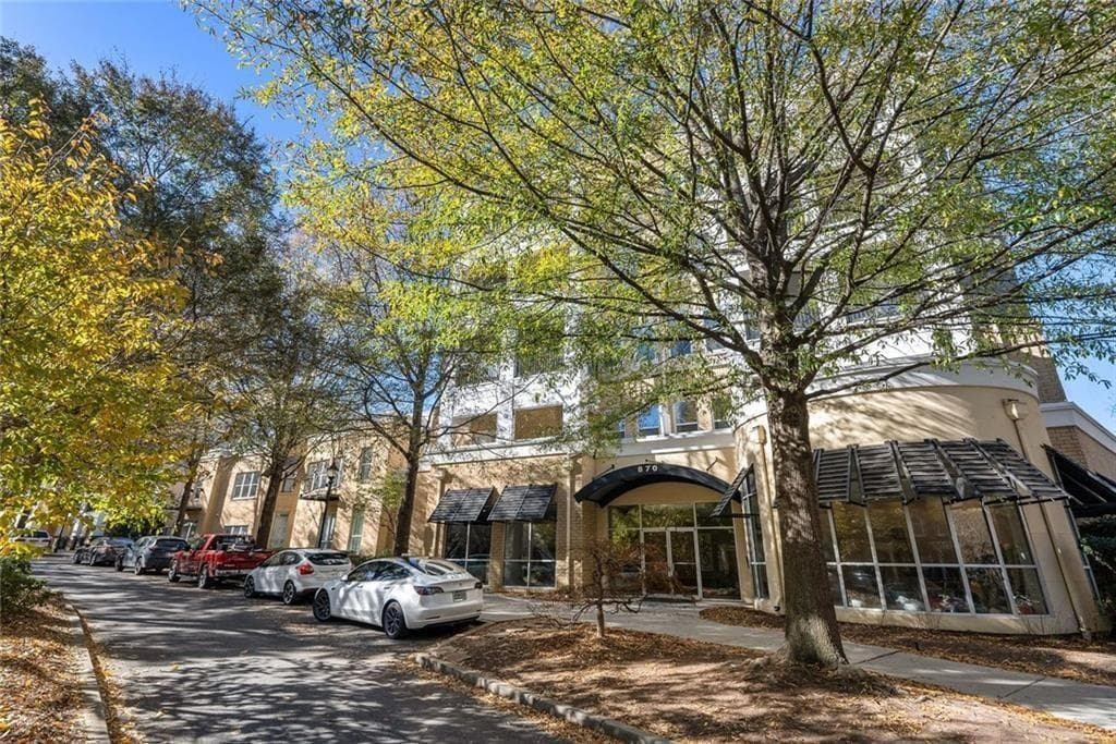 1 bedroom, 1 bathroom, 683 sq ft condominium for sale at 870 Inman Village Parkway 229, Atlanta, GA 30307 — photo 3