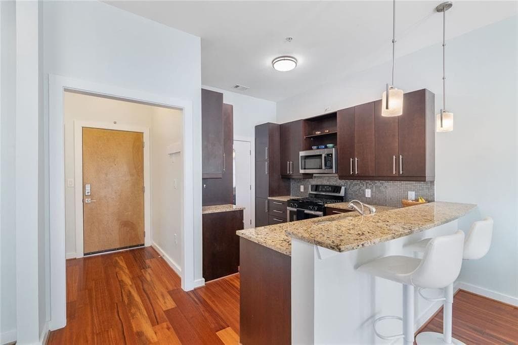 1 bedroom, 1 bathroom, 683 sq ft condominium for sale at 870 Inman Village Parkway 229, Atlanta, GA 30307 — photo 6