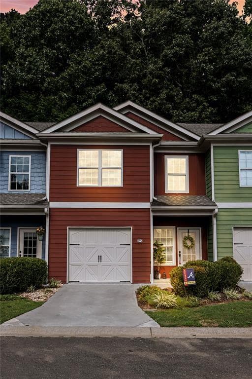 3 bedroom, 3 bathroom, 2,062 sq ft townhouse for sale at 190 Towne Villas Drive, Jasper, GA 30143