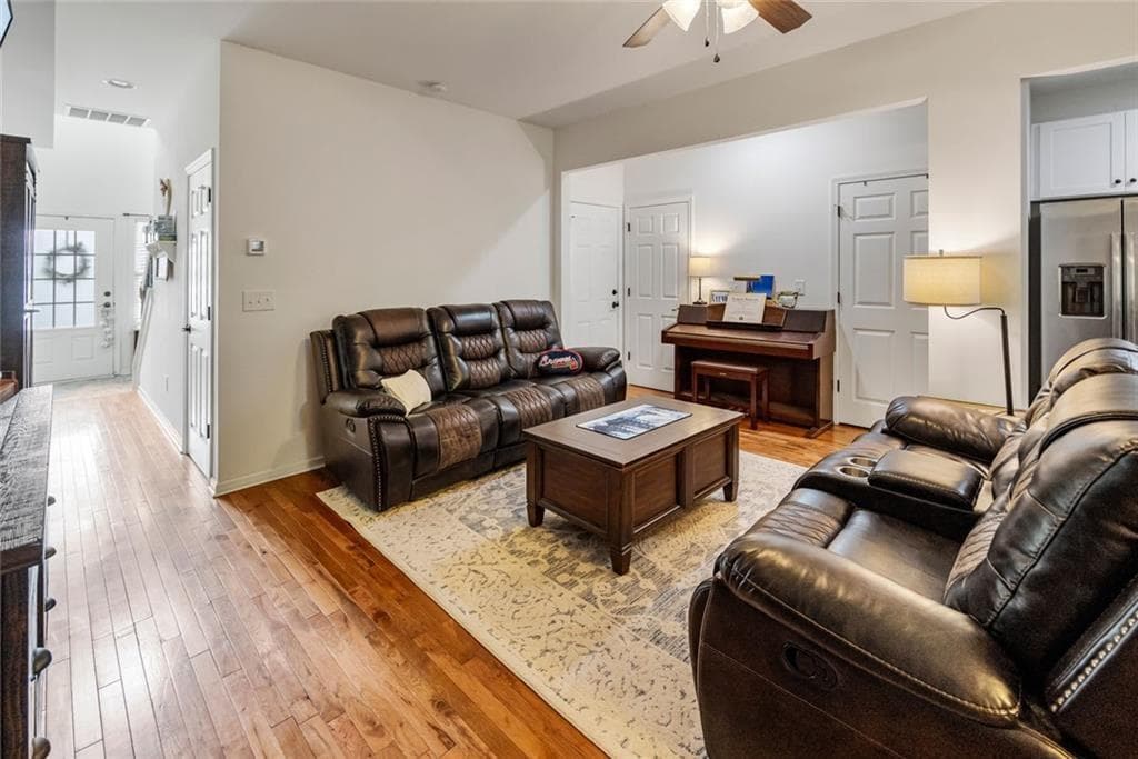 3 bedroom, 3 bathroom, 2,062 sq ft townhouse for sale at 190 Towne Villas Drive, Jasper, GA 30143 — photo 7