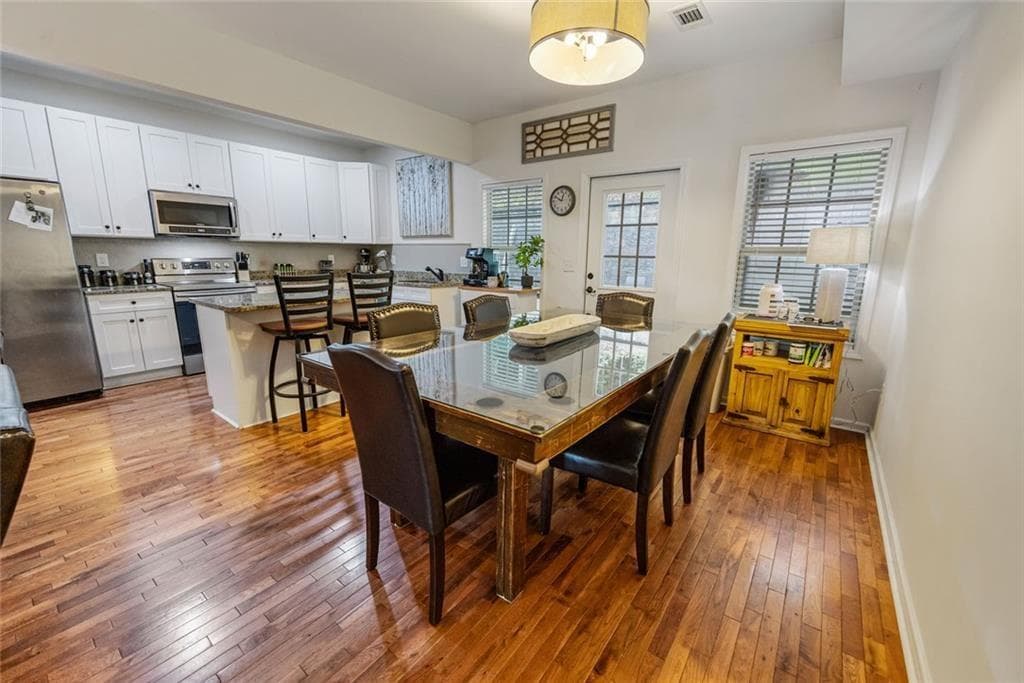 3 bedroom, 3 bathroom, 2,062 sq ft townhouse for sale at 190 Towne Villas Drive, Jasper, GA 30143 — photo 8
