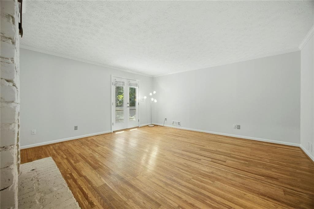 4 bedroom, 4 bathroom, 4,010 sq ft single family residence for sale at 2990 Ascot Lane, Roswell, GA 30076 — photo 8