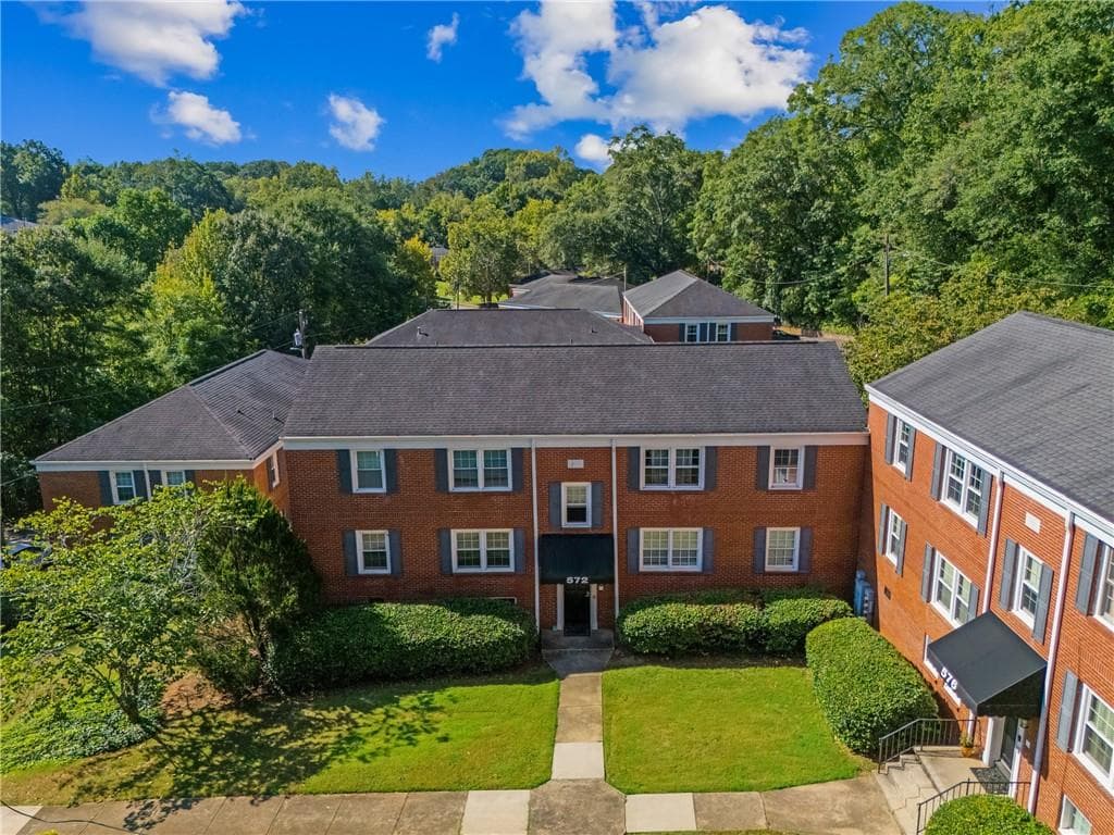 2 bedroom, 1 bathroom, 840 sq ft condominium for sale at 572 Goldsboro Road A, Atlanta, GA 30307 — photo 3