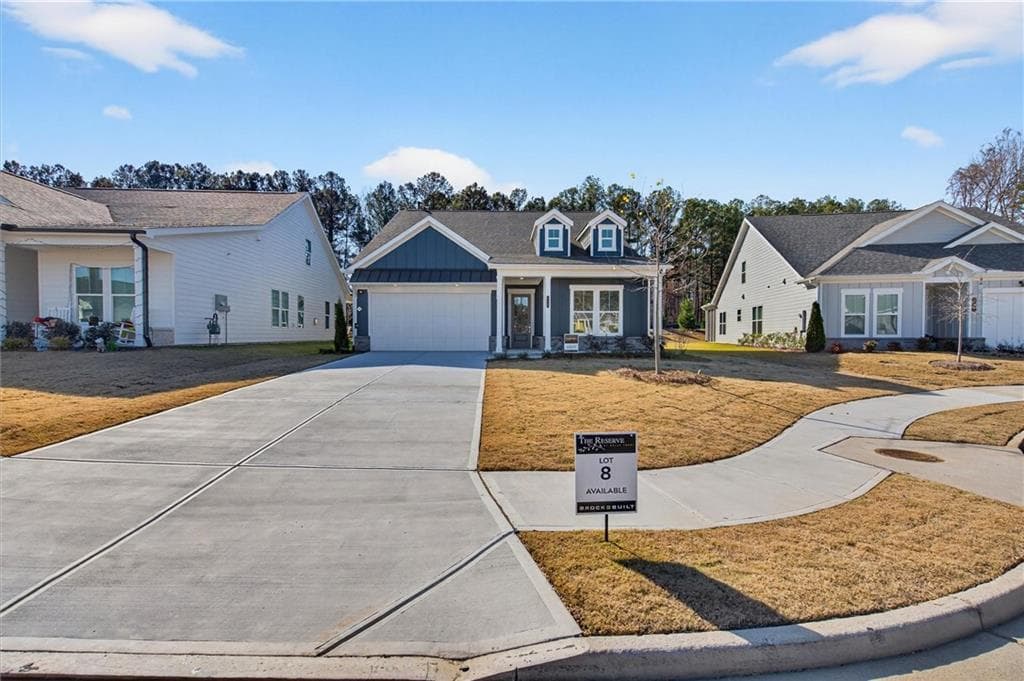 2 bedroom, 2 bathroom, 1,950 sq ft single family residence under contract at 400 Vinca Circle, Kennesaw, GA 30144