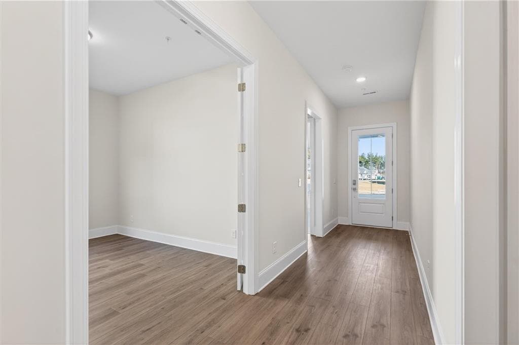 2 bedroom, 2 bathroom, 1,950 sq ft single family residence under contract at 400 Vinca Circle, Kennesaw, GA 30144 — photo 7