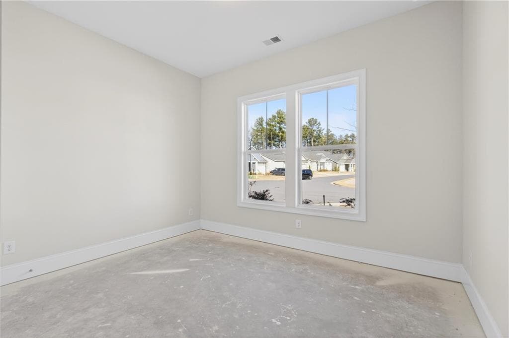 2 bedroom, 2 bathroom, 1,950 sq ft single family residence under contract at 400 Vinca Circle, Kennesaw, GA 30144 — photo 10