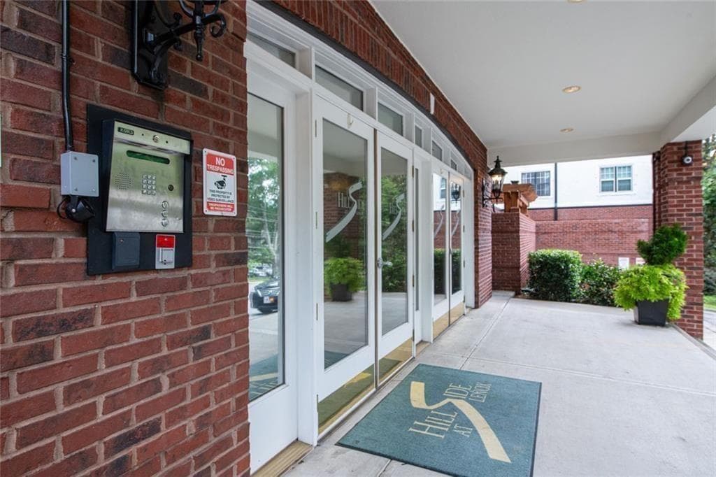 2 bedroom, 2 bathroom, 1,105 sq ft condominium for rent at 3275 NE Lenox Road 207, Atlanta, GA 30324 for $2,225 a month — photo 1 of 32