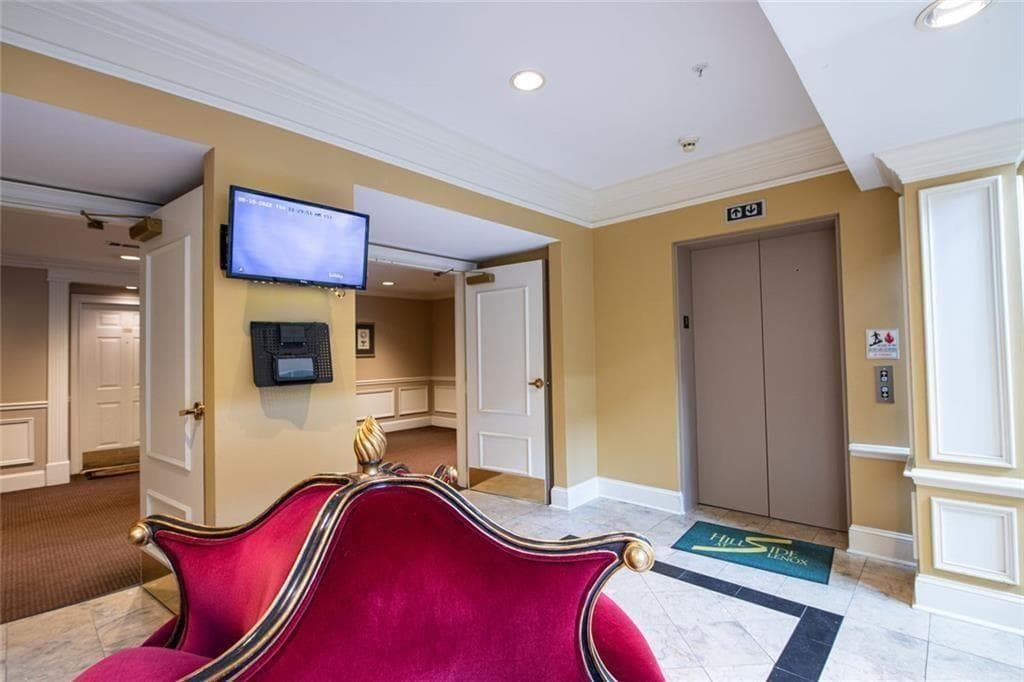 2 bedroom, 2 bathroom, 1,105 sq ft condominium for rent at 3275 NE Lenox Road 207, Atlanta, GA 30324 for $2,225 a month — photo 4