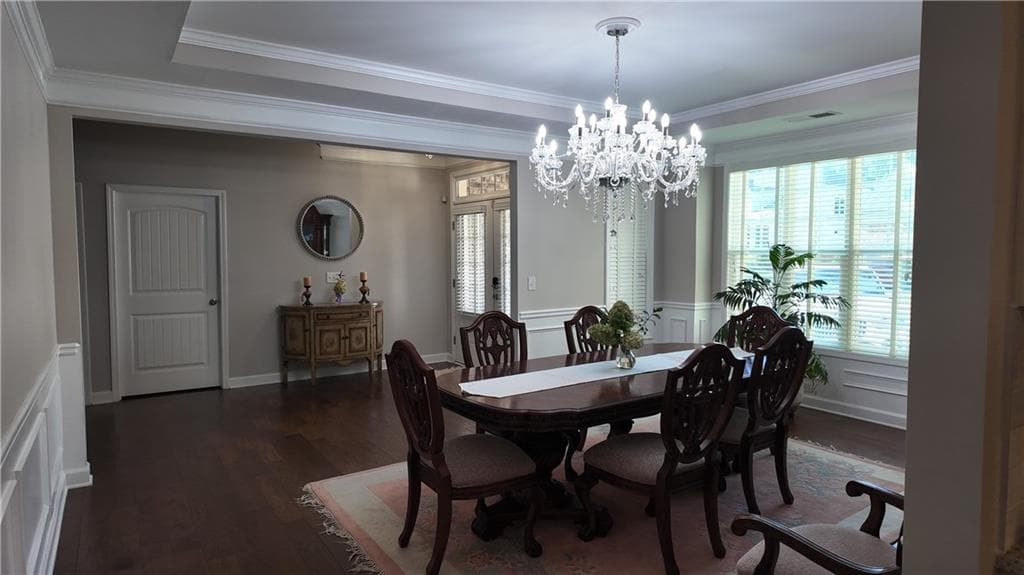 6 bedroom, 6 bathroom, 6,582 sq ft single family residence for sale at 2445 Crimson Downs Drive, Cumming, GA 30040 — photo 4