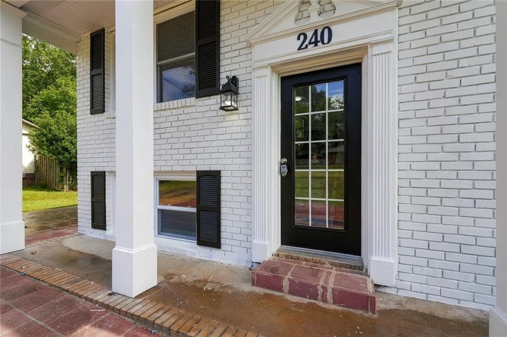 4 bedroom, 2 bathroom, 1,850 sq ft single family residence for sale at 240 Merlin Place, Athens, GA 30606 — photo 4