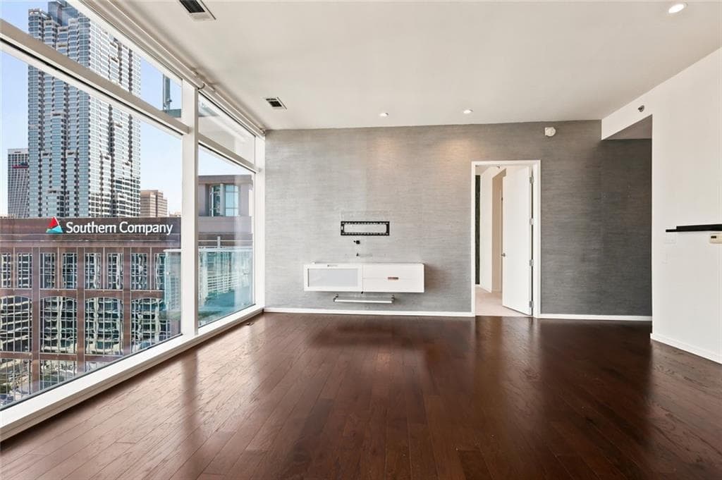 2 bedroom, 2 bathroom, 1,587 sq ft condominium for sale at 45 Ivan Allen Jr Boulevard 1808, Atlanta, GA 30308 — photo 7