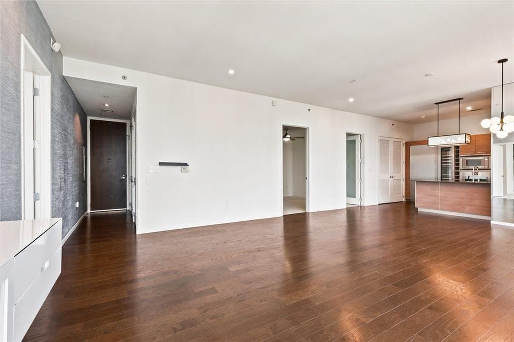 2 bedroom, 2 bathroom, 1,587 sq ft condominium for sale at 45 Ivan Allen Jr Boulevard 1808, Atlanta, GA 30308 — photo 8