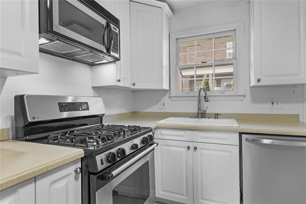 1 bedroom, 1 bathroom, 756 sq ft condominium for sale at 869 Briarcliff Road B11, Atlanta, GA 30306 — photo 9