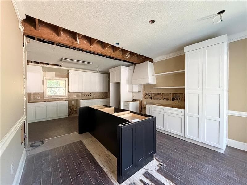4 bedroom, 3 bathroom, 3,220 sq ft single family residence for sale at 5271 Oglethorpe Court, Powder Springs, GA 30127 — photo 9