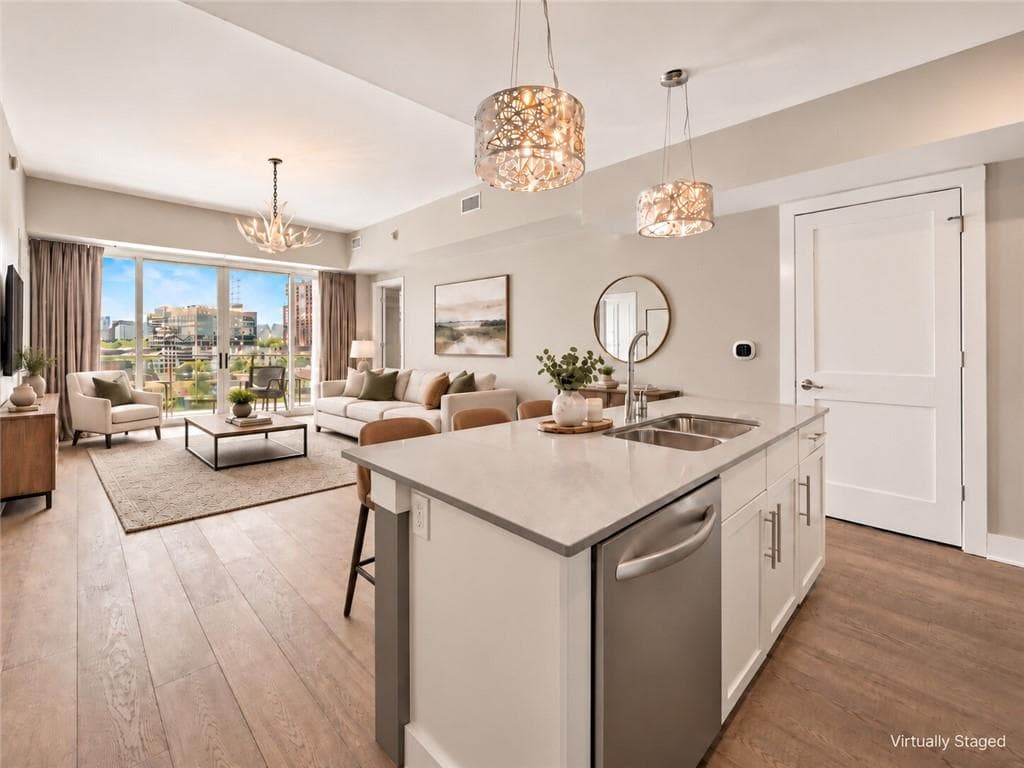2 bedroom, 2 bathroom, 1,249 sq ft condominium for sale at 1100 Howell Mill Road 812, Atlanta, GA 30318 — photo 2