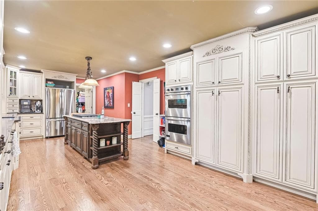 4 bedroom, 3 bathroom, 3,656 sq ft single family residence for sale at 3804 Club Forest Drive, Peachtree Corners, GA 30092 — photo 8
