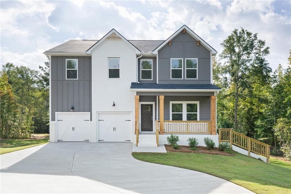 4 bedroom, 3 bathroom, 2,500 sq ft single family residence for sale at 302 HUDSON Court, Jackson, GA 30233