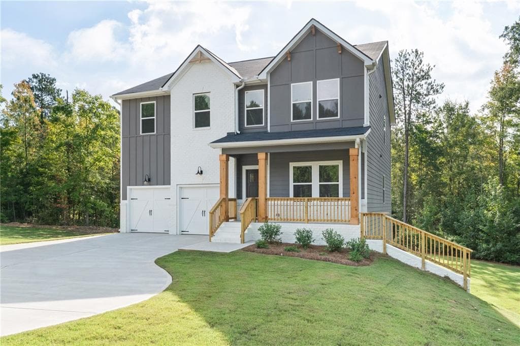 4 bedroom, 3 bathroom, 2,500 sq ft single family residence for sale at 302 HUDSON Court, Jackson, GA 30233 — photo 2