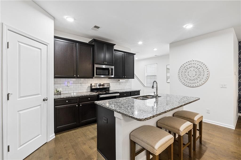 3 bedroom, 3 bathroom, 1,877 sq ft single family residence for sale at 4446 Richmond Court, Stone Mountain, GA 30083 — photo 6