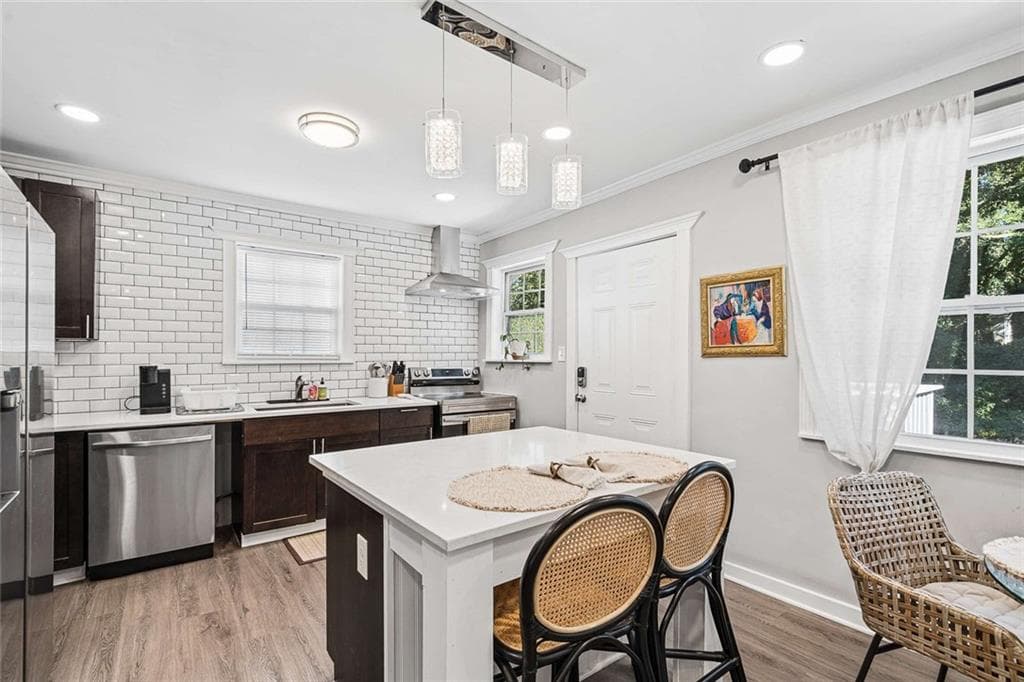 4 bedroom, 2 bathroom, 1,764 sq ft single family residence under contract at 933 Byron Drive, Atlanta, GA 30310 — photo 4