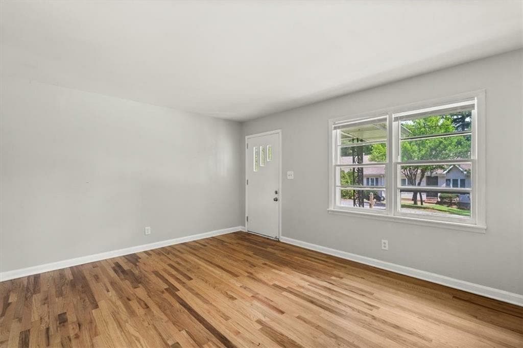 2 bedroom, 1 bathroom, 864 sq ft duplex for rent at 220 Opal Drive, Roswell, GA 30075 for $1,445 a month — photo 3