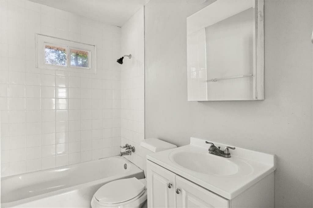 2 bedroom, 1 bathroom, 864 sq ft duplex for rent at 220 Opal Drive, Roswell, GA 30075 for $1,445 a month — photo 9