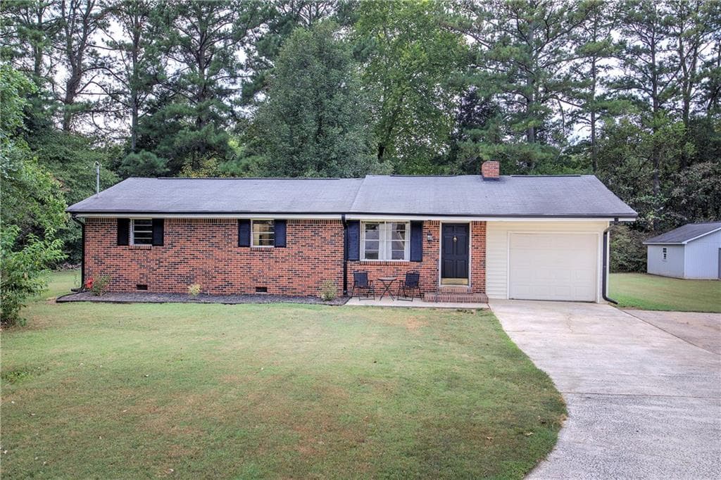 3 bedroom, 1 bathroom, 1,412 sq ft single family residence under contract at 24 Spring Street, Cartersville, GA 30120