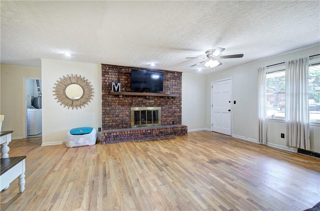 3 bedroom, 1 bathroom, 1,412 sq ft single family residence under contract at 24 Spring Street, Cartersville, GA 30120 — photo 3