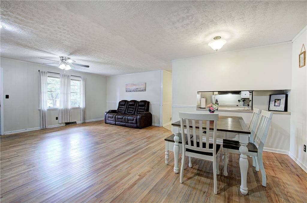 3 bedroom, 1 bathroom, 1,412 sq ft single family residence under contract at 24 Spring Street, Cartersville, GA 30120 — photo 5