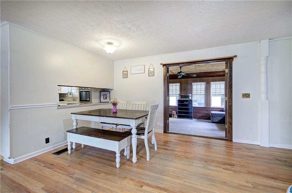 3 bedroom, 1 bathroom, 1,412 sq ft single family residence under contract at 24 Spring Street, Cartersville, GA 30120 — photo 6