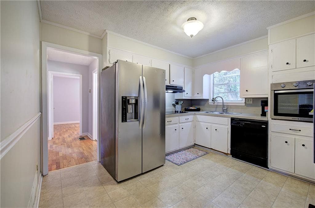 3 bedroom, 1 bathroom, 1,412 sq ft single family residence under contract at 24 Spring Street, Cartersville, GA 30120 — photo 7