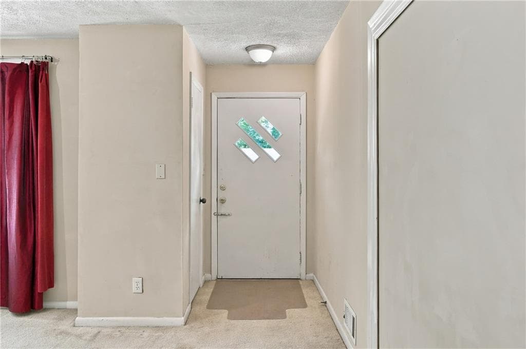 6 bedroom, 3 bathroom, 3,185 sq ft single family residence under contract at 2498 Johnson Drive, Doraville, GA 30340 — photo 4