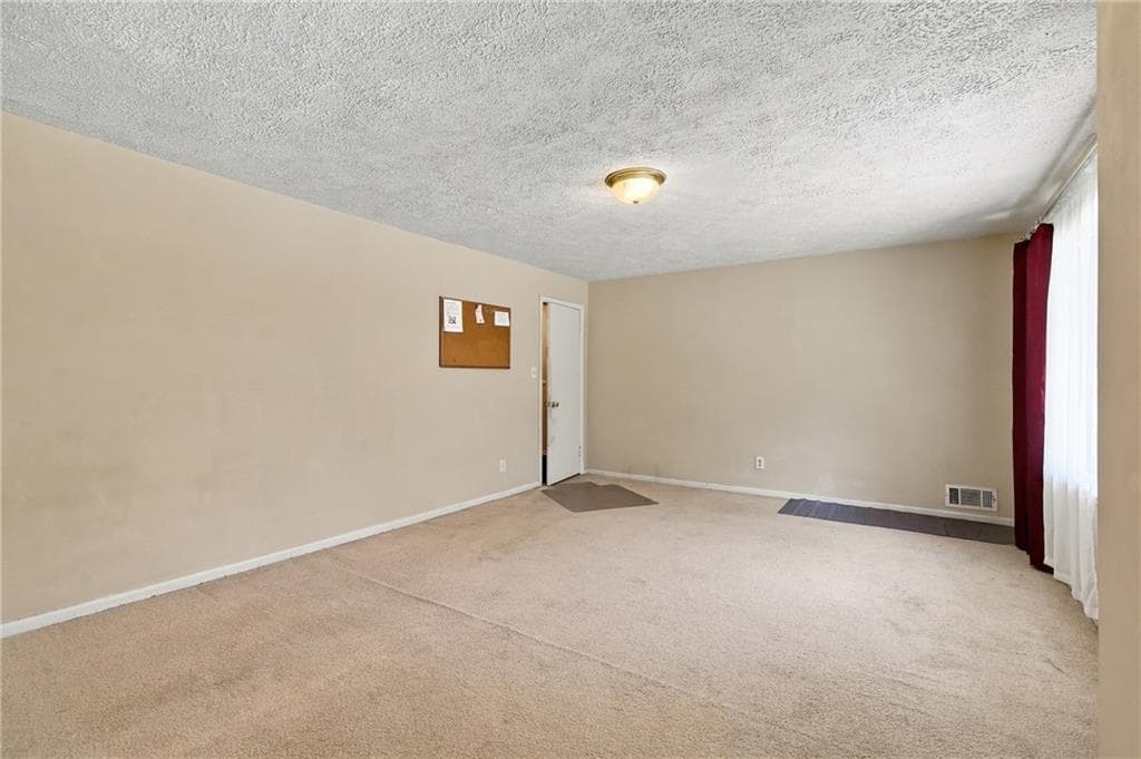 6 bedroom, 3 bathroom, 3,185 sq ft single family residence under contract at 2498 Johnson Drive, Doraville, GA 30340 — photo 7