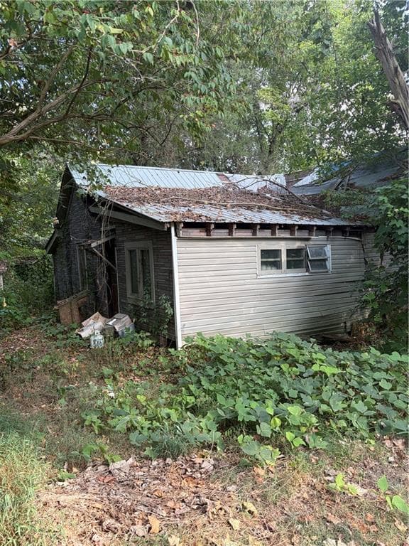 2 bedroom, 1 bathroom, 1,100 sq ft single family residence under contract at 128 Pulltight Road, Marble Hill, GA 30148