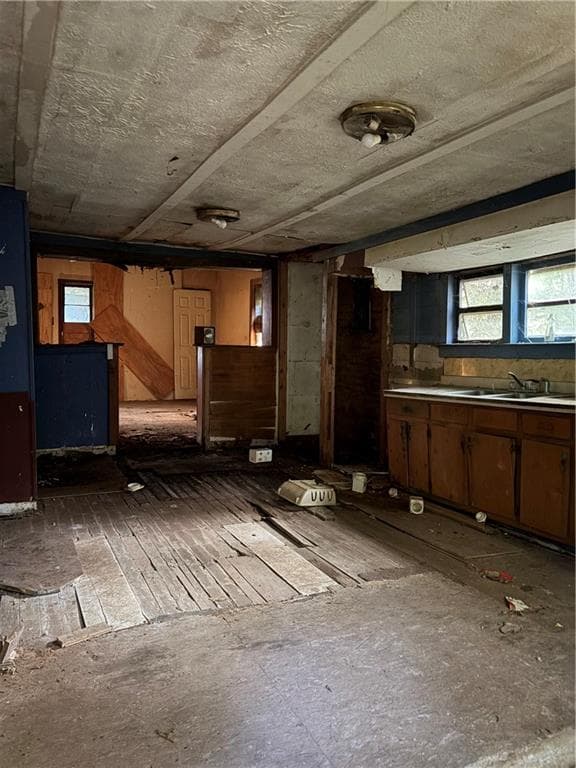 2 bedroom, 1 bathroom, 1,100 sq ft single family residence under contract at 128 Pulltight Road, Marble Hill, GA 30148 — photo 3