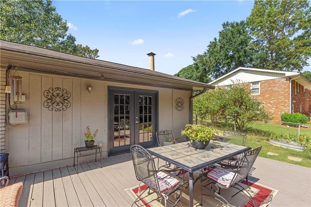 3 bedroom, 3 bathroom, 2,061 sq ft single family residence for sale at 3008 Carrie Drive, Kennesaw, GA 30144 — photo 4